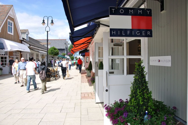 Come to the town of Oxfordshire, England for shopping at Bicester Village and get price cuts up to 70 percent off. 